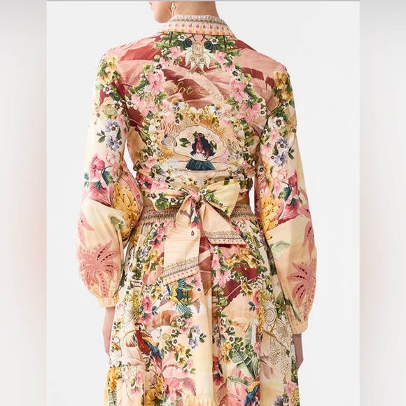 Camilla Cropped Wrap Shirt
Welcome To The White Lotus - Picture 2 of 12